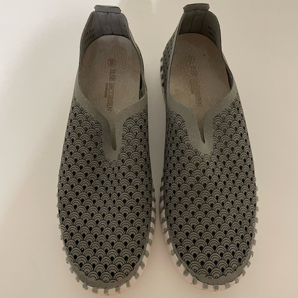 ILSE JACOBSEN Womens Gray Tulip Laser Cut Slip On Rubber Sole Shoe Size 36 - Picture 10 of 16